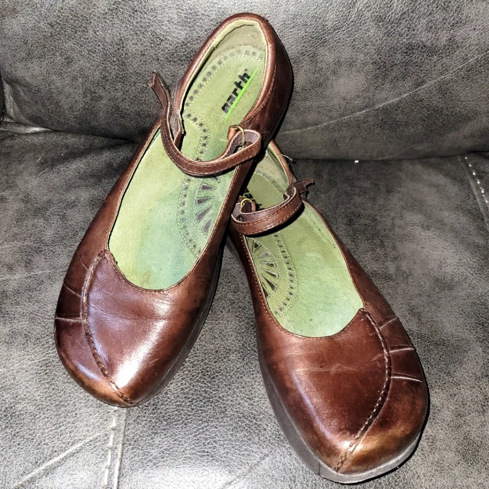 Ladies Earth leather Mary Jane's size 9.5 - Picture 1 of 9